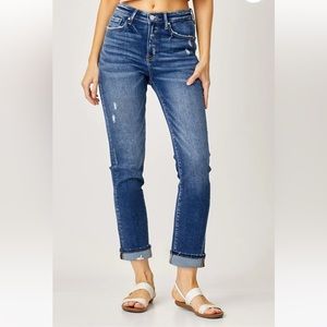 Risen Straight Jeans